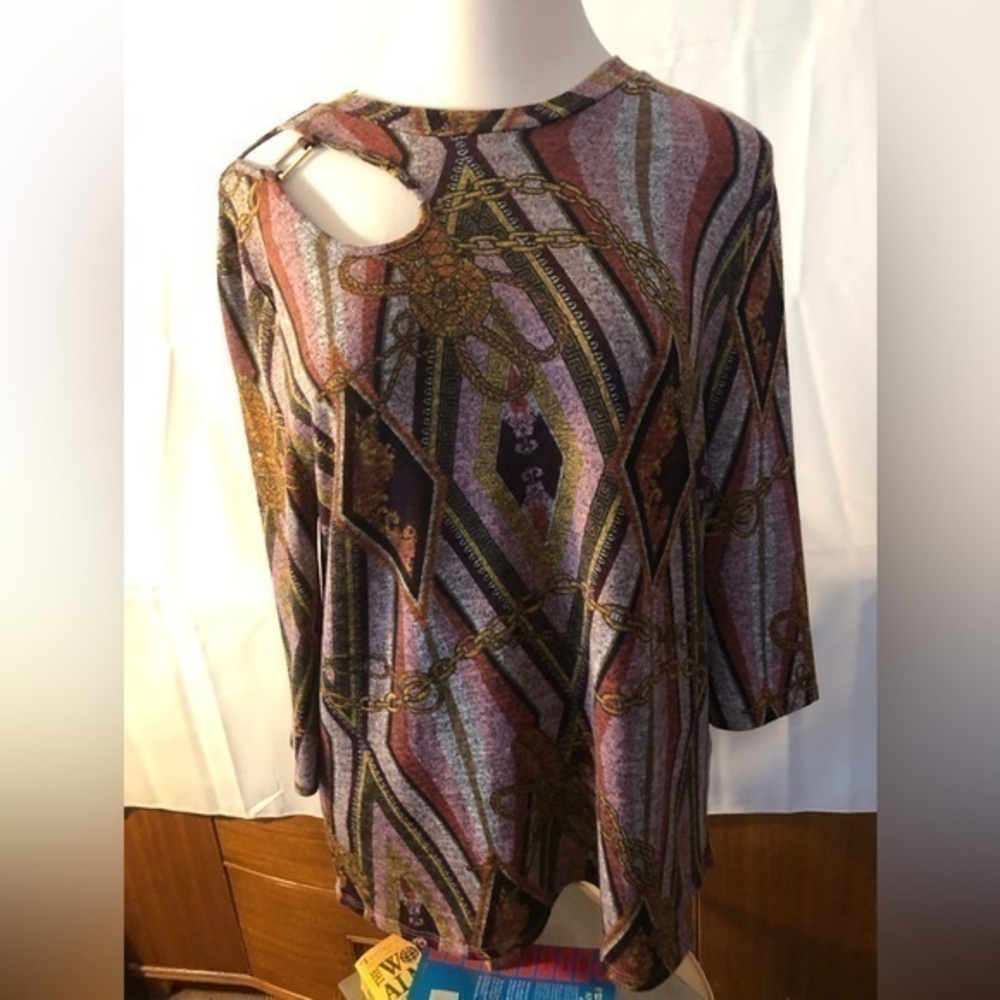 157. OLIVIA BLUE PRINT MET EMBELLISHED TOP. NWT SIZE 2X
